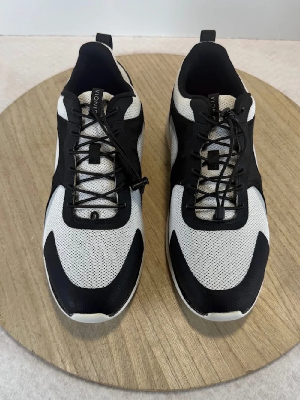 Vionic Womens 11 Athletic Walking Sneakers Black White Mesh NWT